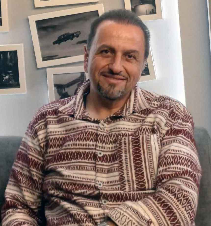 حسن پاکزاد دبیر سومین دو سالانه جایزه ملی غزل (حسین منزوی)